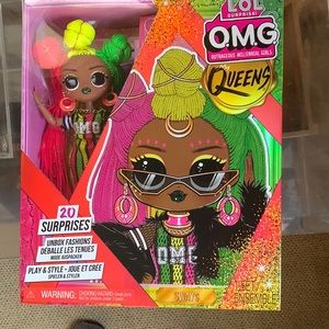 LOl OMG Queens doll and accessories